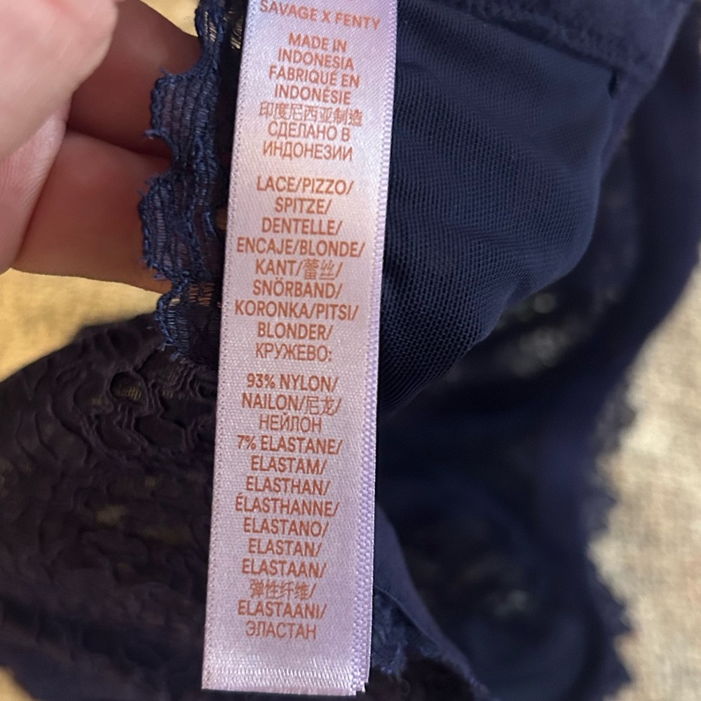 Savage X Fenty Unlined Blue Lace Bra - Picture 6 of 6